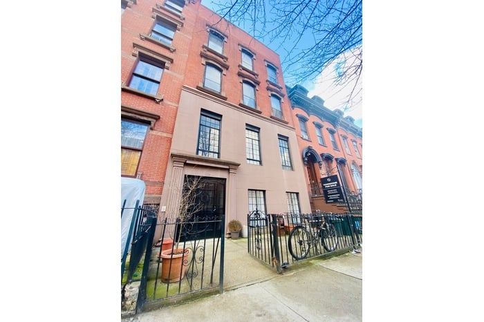 102 Kent Street