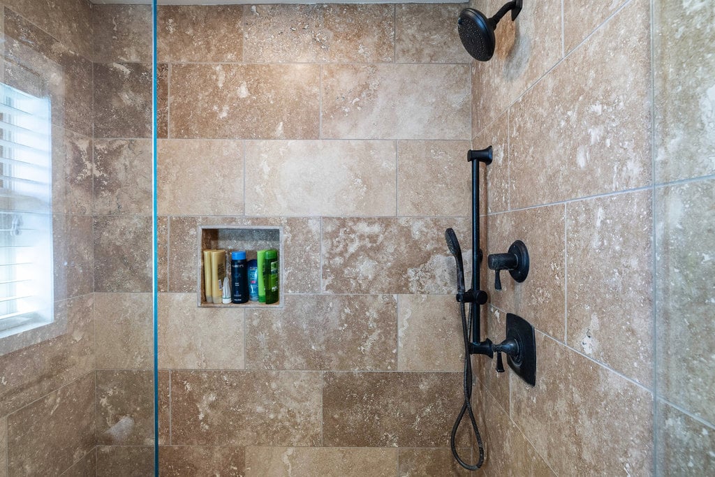 Stunning Waterfront Retreat in the Heart of Kingsland