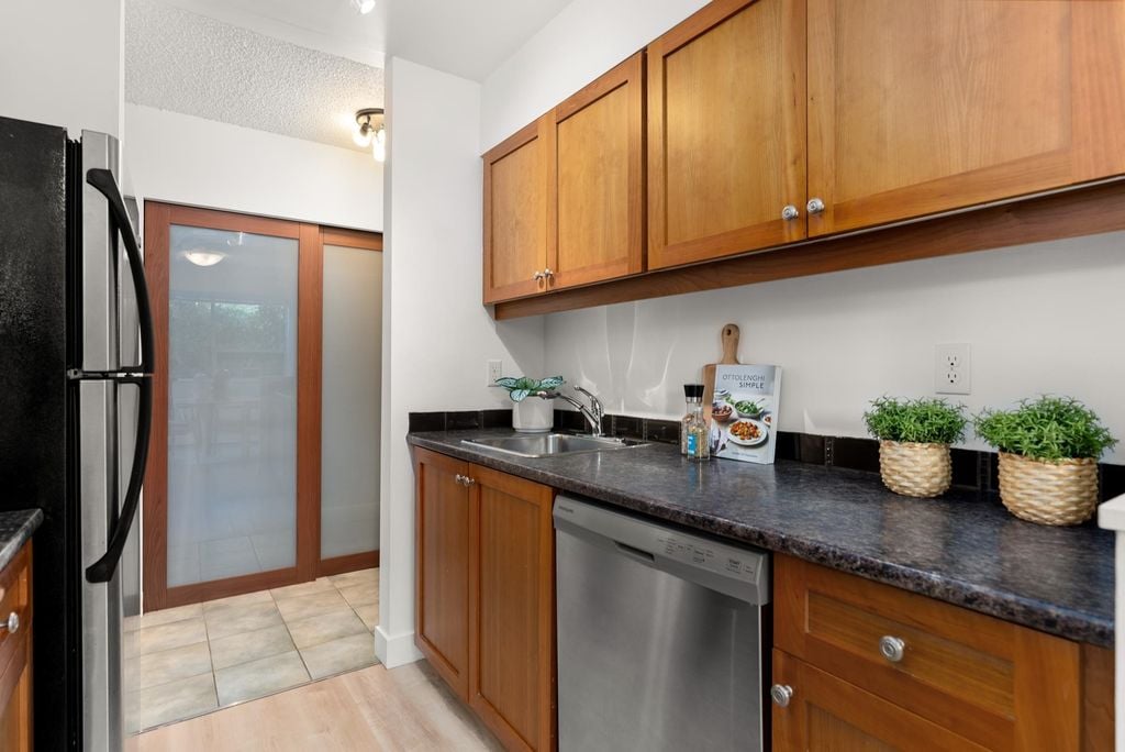 1550 Chesterfield Ave, #107