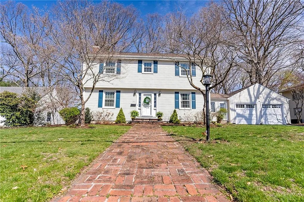 115 Summit Dr