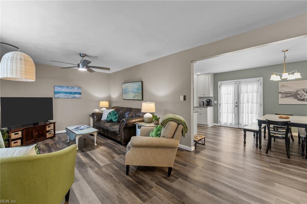 529 Austin St
