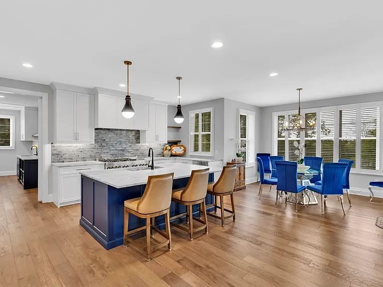 133 Woodford Dr