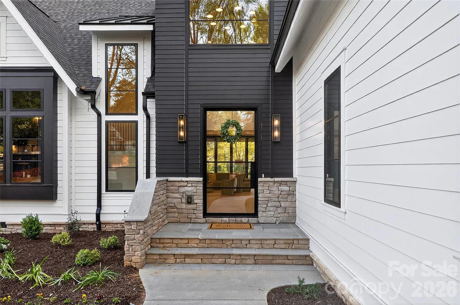 1209 Meadowood Ln