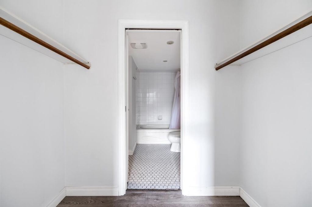 2215 Dundas St, #207