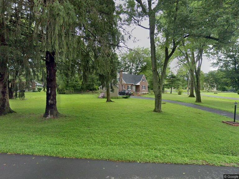 2207 Herblew Rd