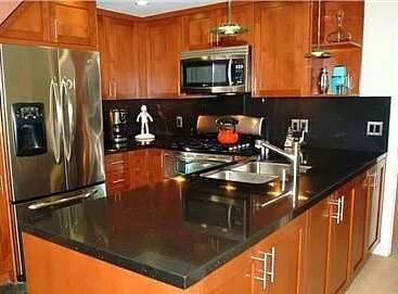 950 N Kings Rd #302