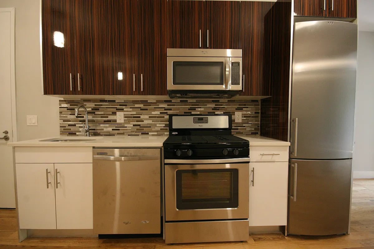 1044 Putnam Avenue #2