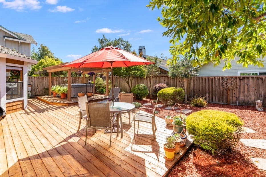 111 Sherwood Ln