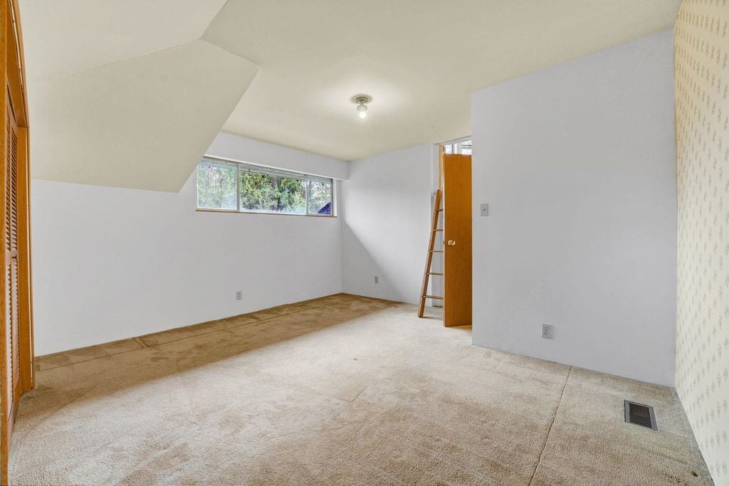 571 Glenross Rd