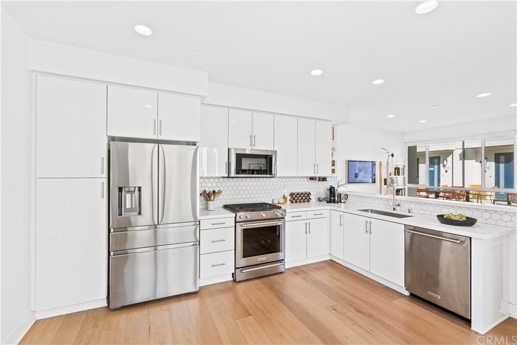 118 S Avenue 50, Unit 301