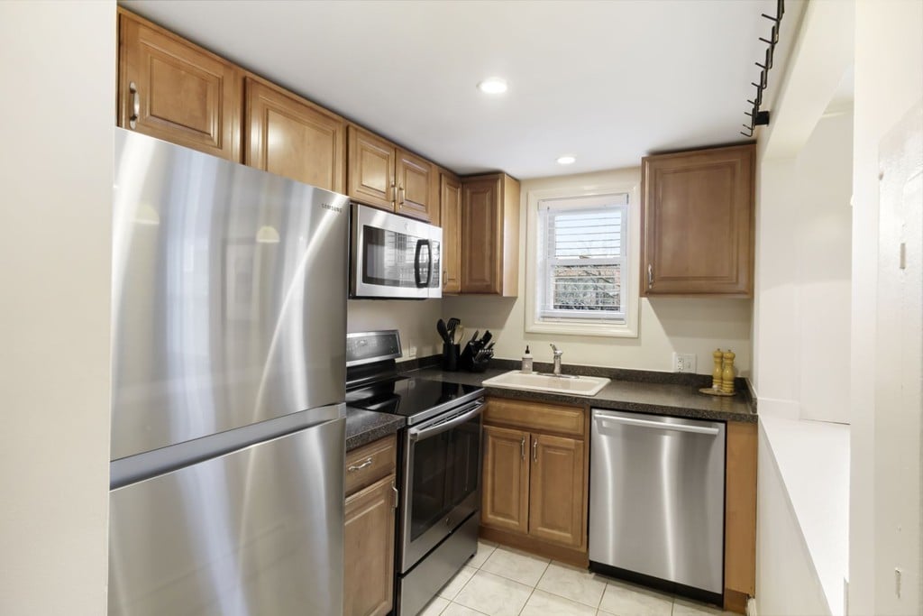 157 W Brookline St #4