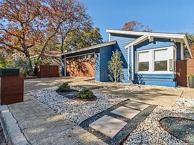 3415 River Way