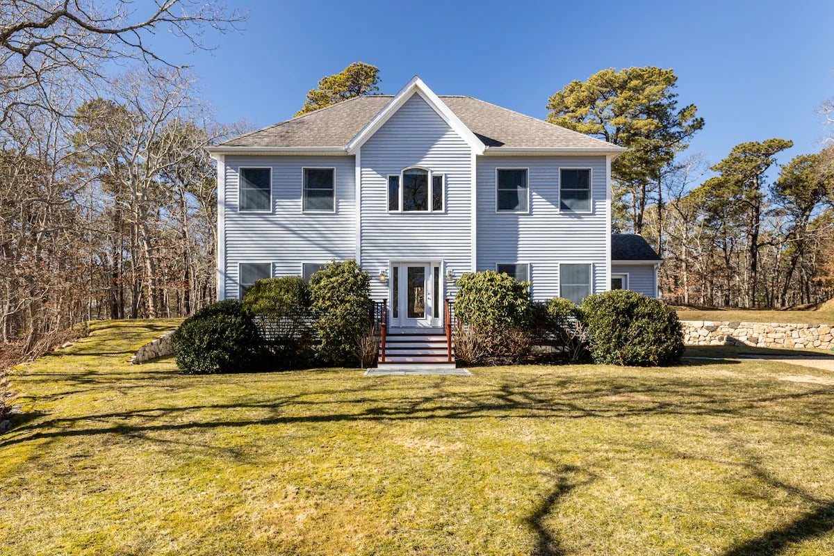 Vineyard Haven Escape