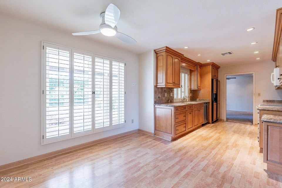 8555 E Via De Los Libros