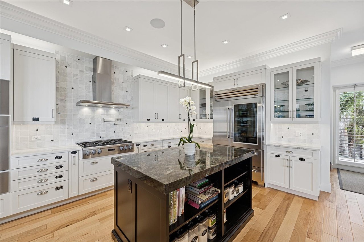 26 Sandy Hook Rd S