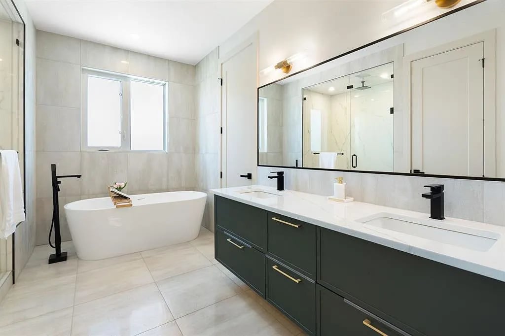 73 N Waters Edge Gdns