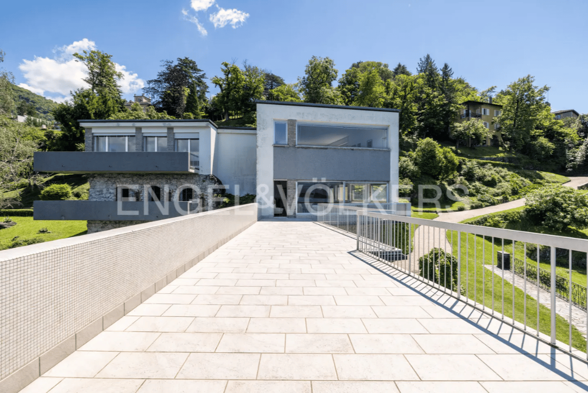 Blockhaus Prestigious Waterfront Villa