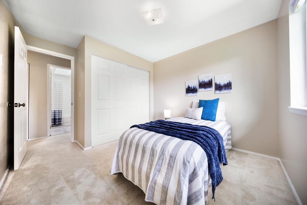 3055 NW Colonial Lane