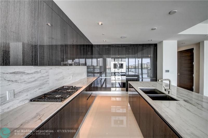 3300 NE 188th St #509