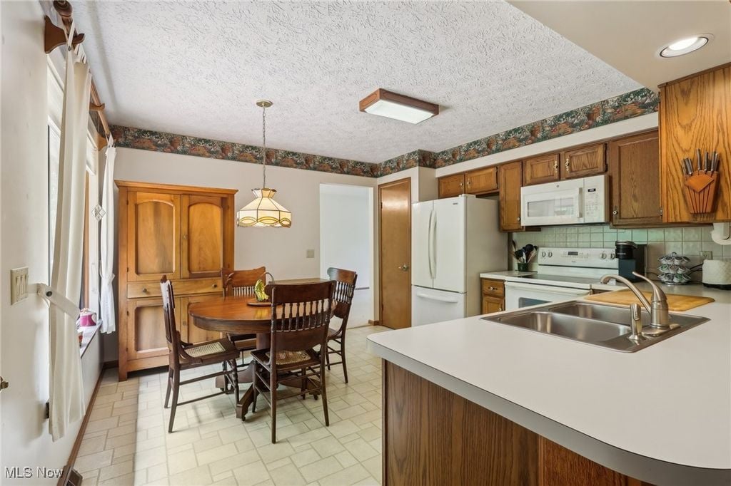9110 Bernwood Ct
