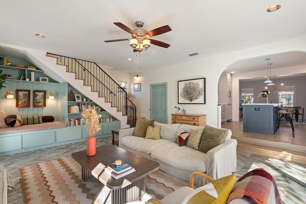 909 East 50th Street