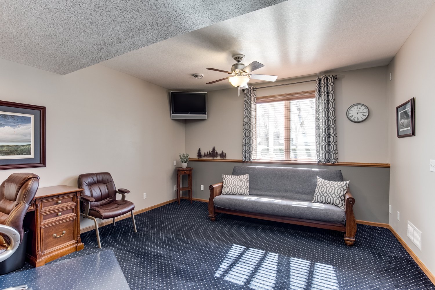 Beautiful 2-Story in Desirable OakParke Estates