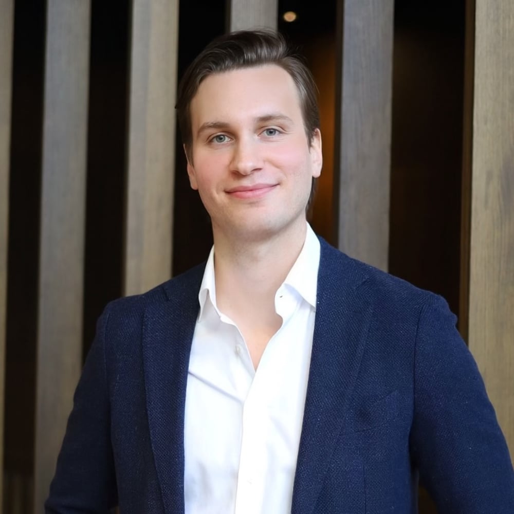 Jake Goldfarb Toronto, ON Real Estate Agent Headshot