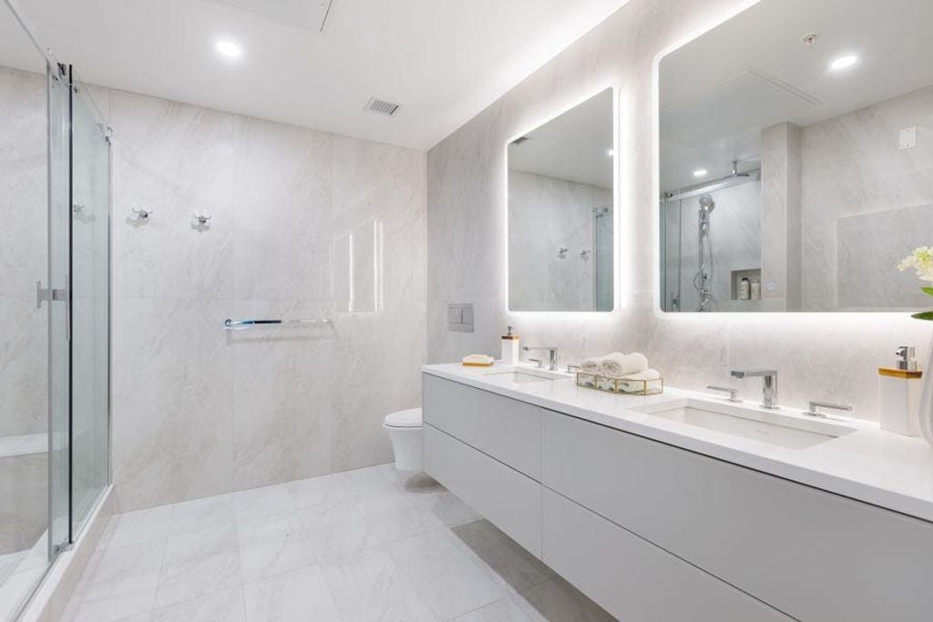 1327 Marine Dr, #302