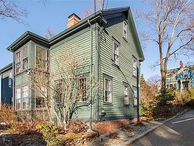 5 Burrs Ln
