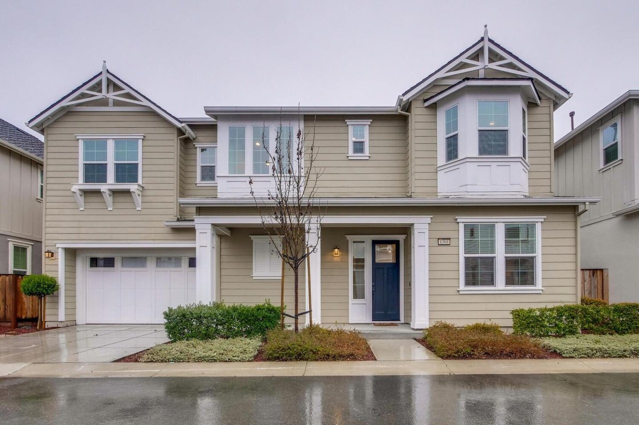 8368 Bluetide Way