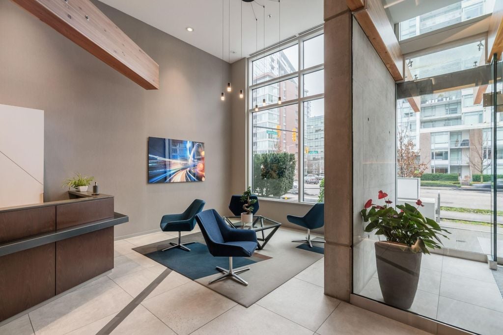 1661 Quebec St, #606