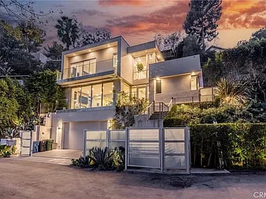 7350 Pacific View Dr
