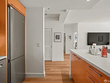 88 King St UNIT 302