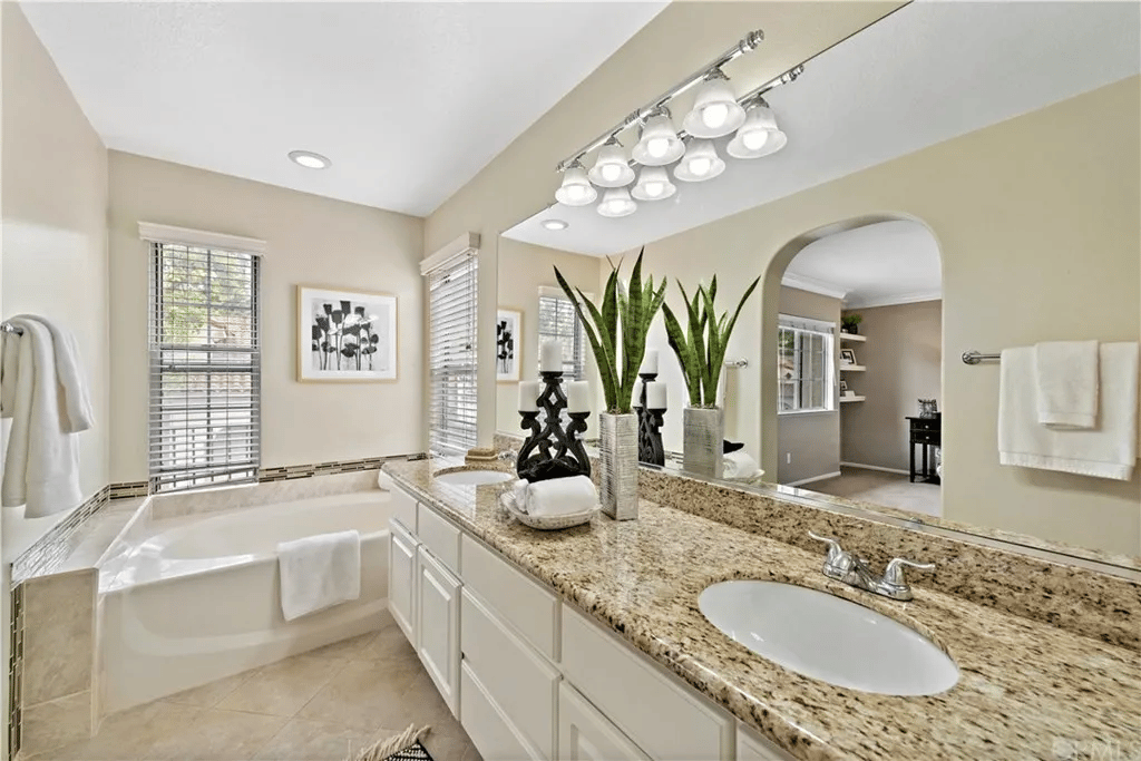 123 Colony Way