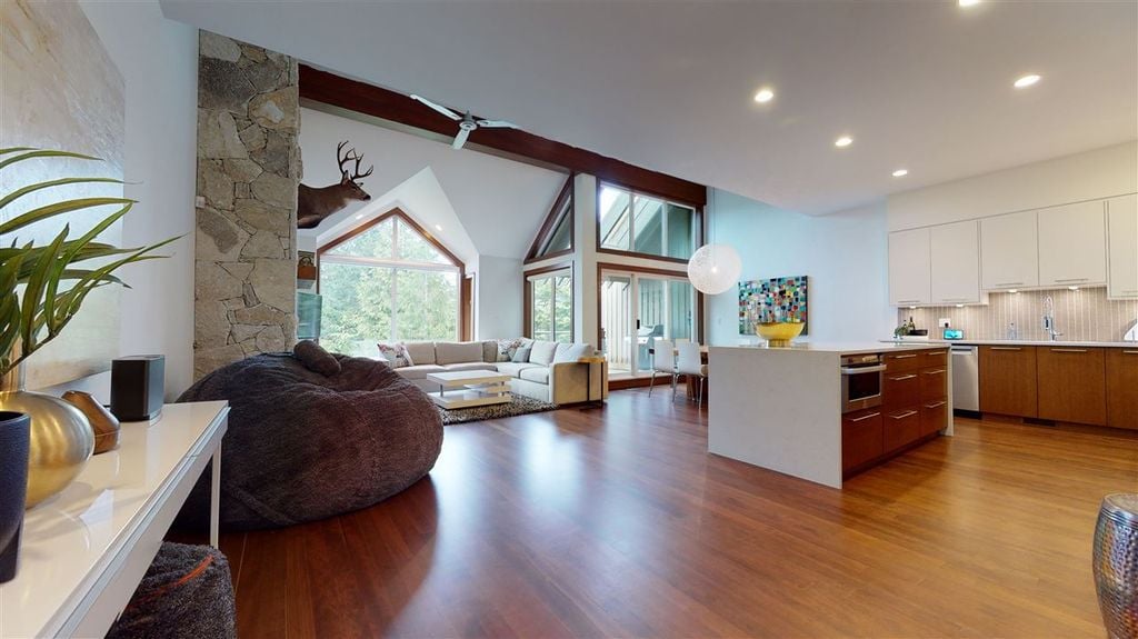3554 Falcon Cres #2