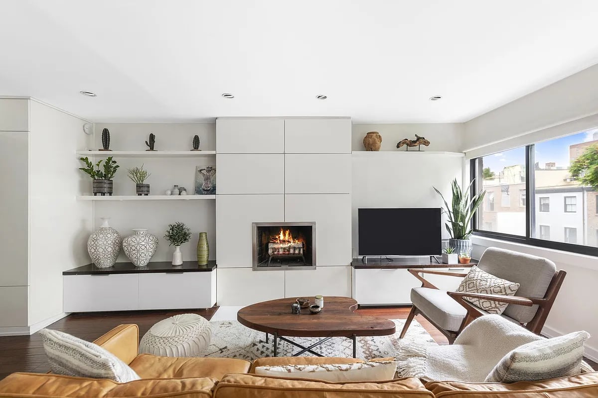 329 West 19th Street, #3