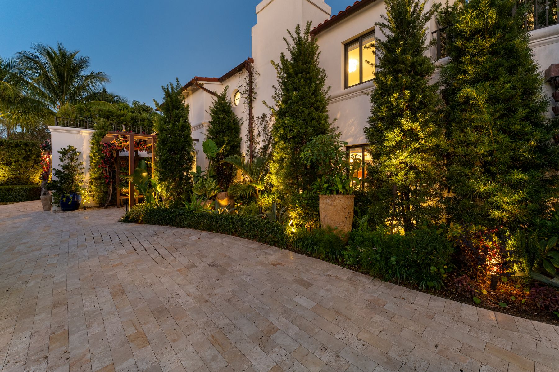 2901 Flamingo Dr.
