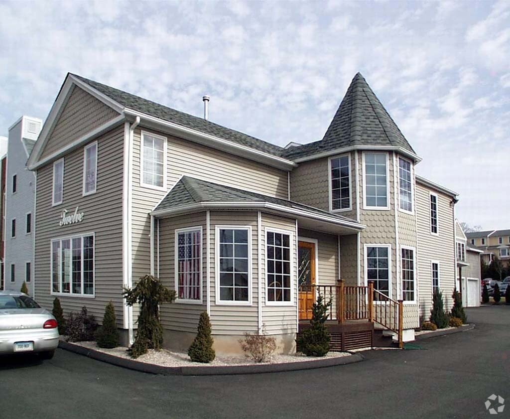 Office Space | 12 Washington Ave North Haven
