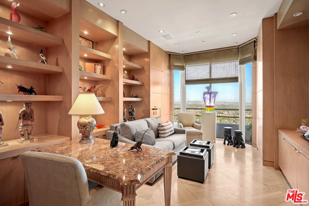 10601 Wilshire Blvd Unit: 20C