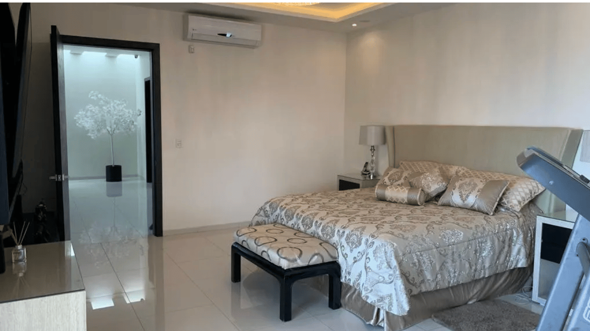 Luxury Villa in Residencial Cumbres / Cancun