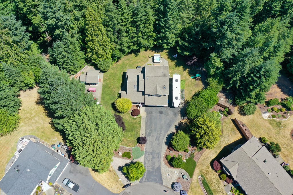 2147 Dunrobin Lane E