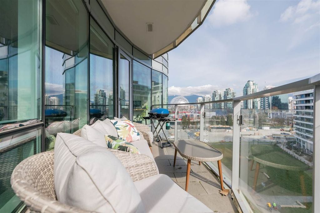 1661 Ontario St, #806