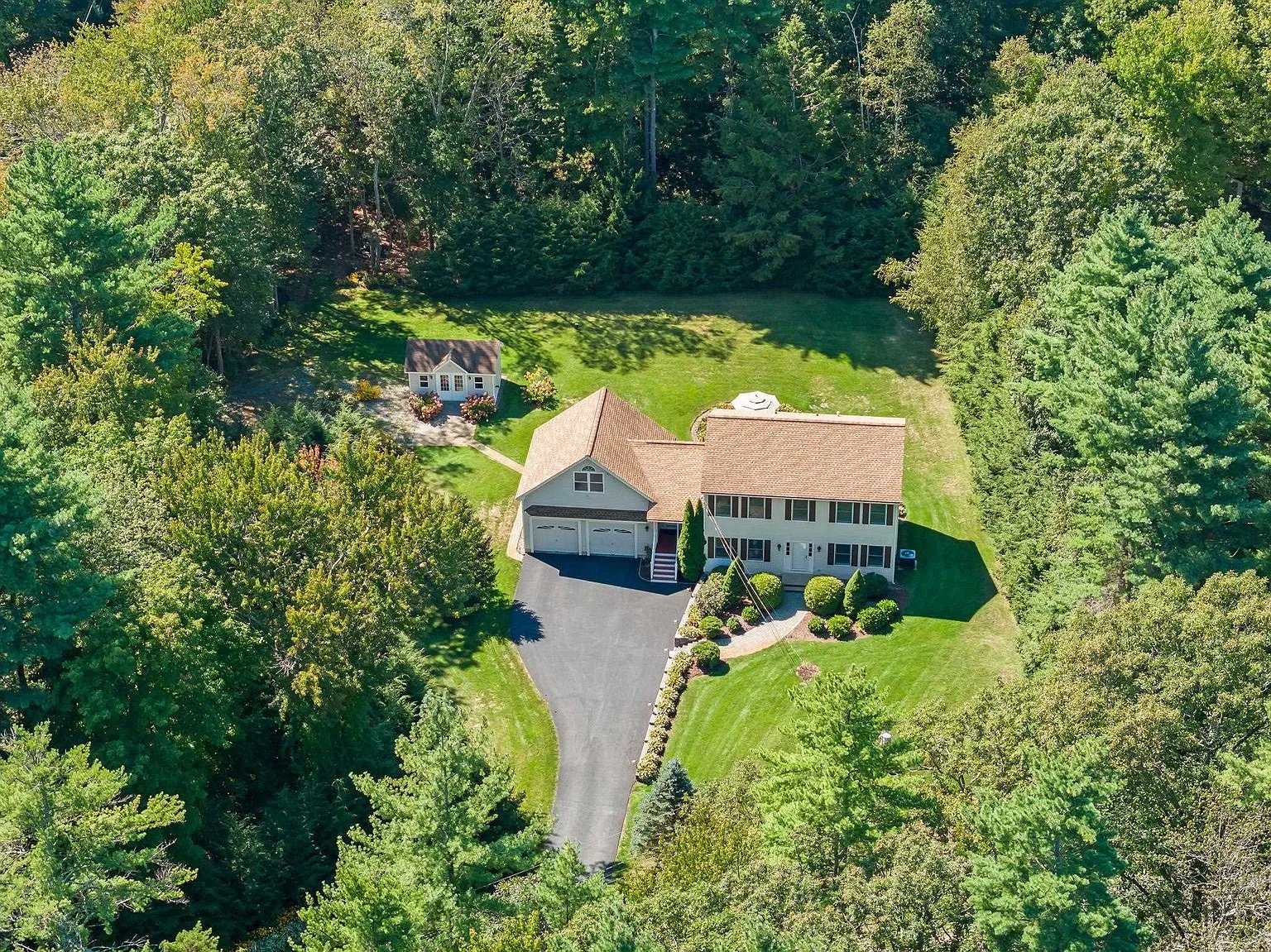 2 Brookside Ln