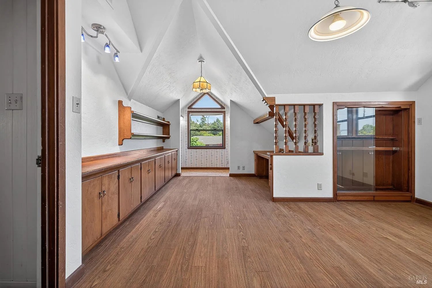 2453 Delevan Way