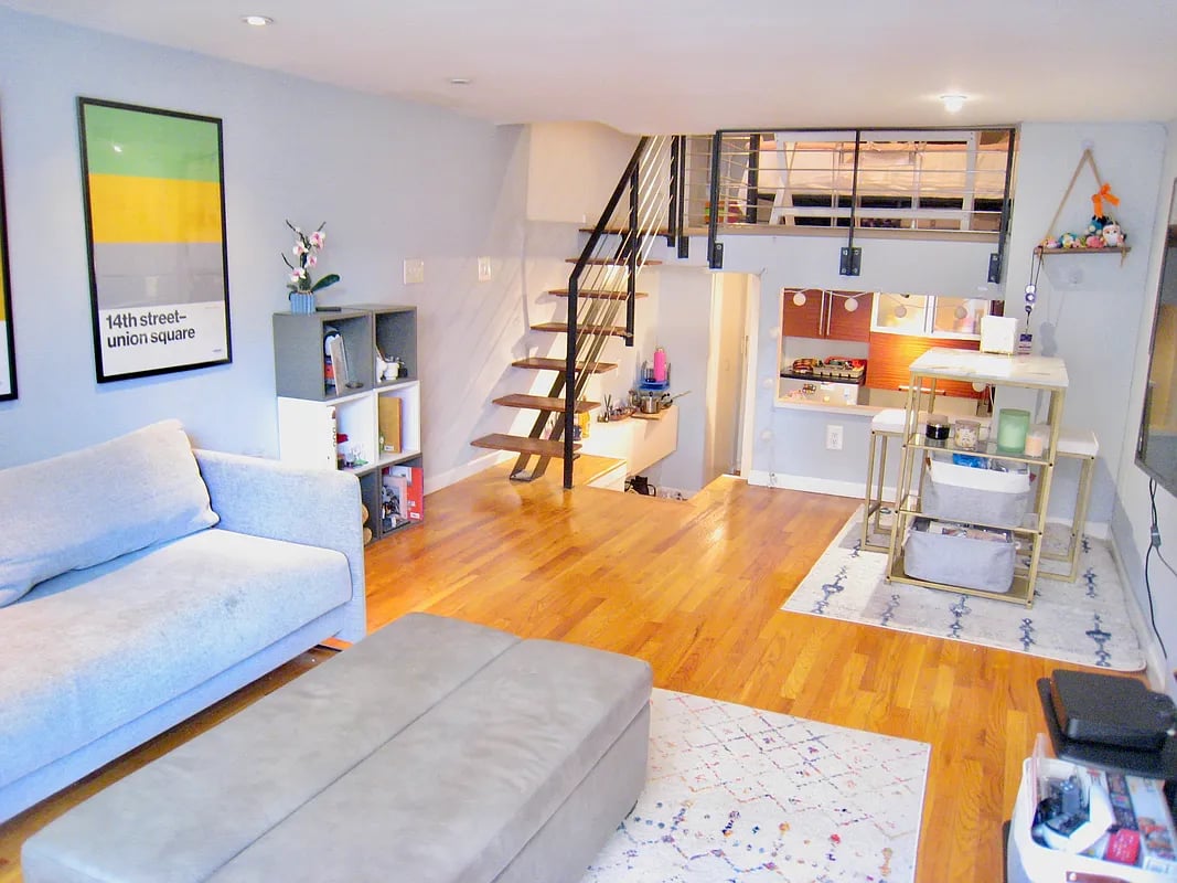 184 Thompson St, #10