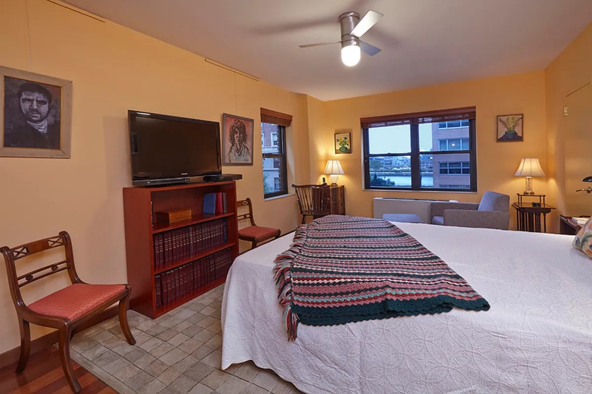 20 Sutton Place South, #4C/PS3