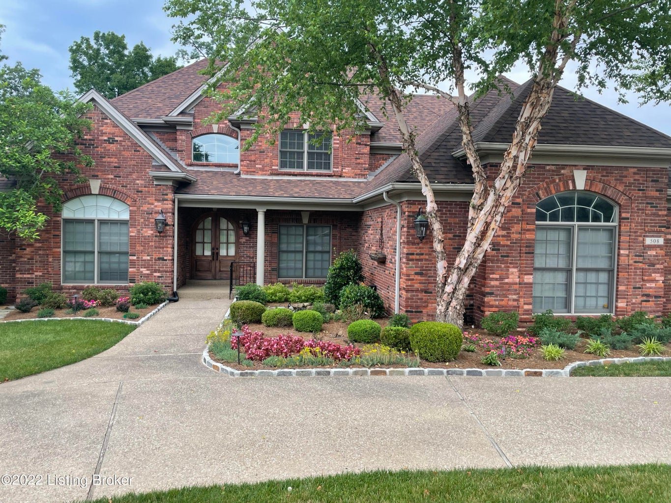Angie Wells Realtor - Coldwell Banker McMahan