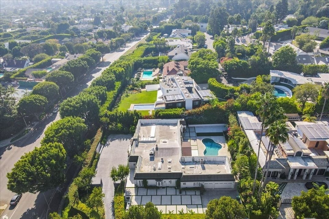 Northstar Manor, N Alta Dr, 90210