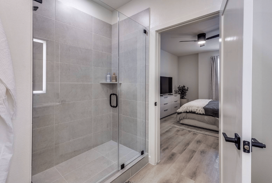 10 WEEKS FREE + $500 GIFT CARD On ALL units