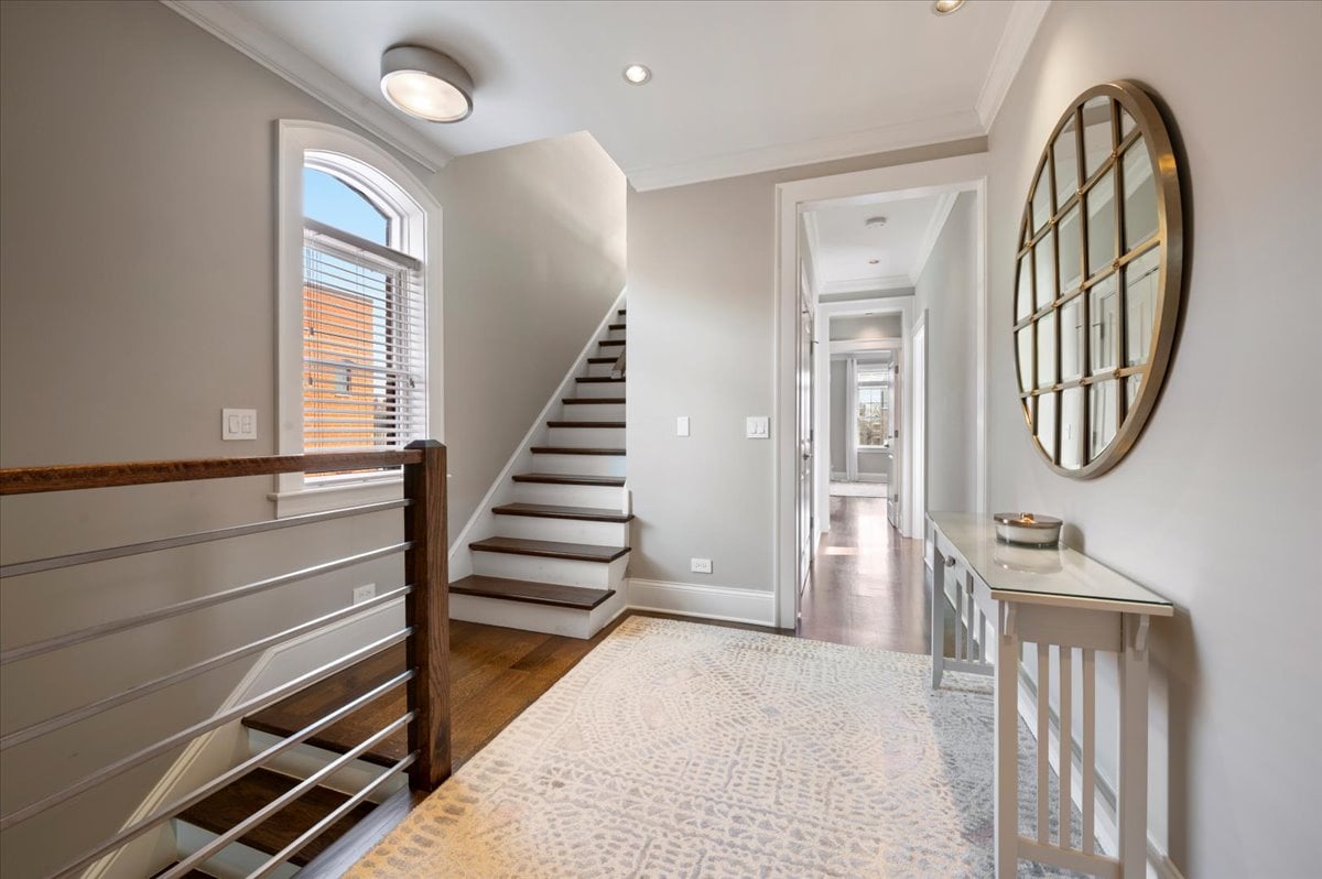 1821 N Larrabee Unit 2